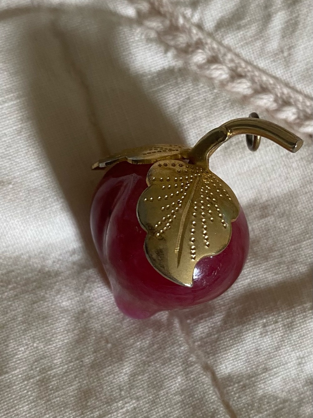Vintage Strawberry Pendant with Gold-Tone Leaves - Picture 3 of 6
